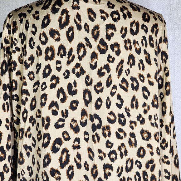 Chico's Leopard Print Poly Elastic Cuff Pullon Hidden Placket Blouse Sz 3 US 16 - Picture 13 of 16